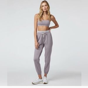 Like New!  Vuori Halo Warm Up Joggers Xs